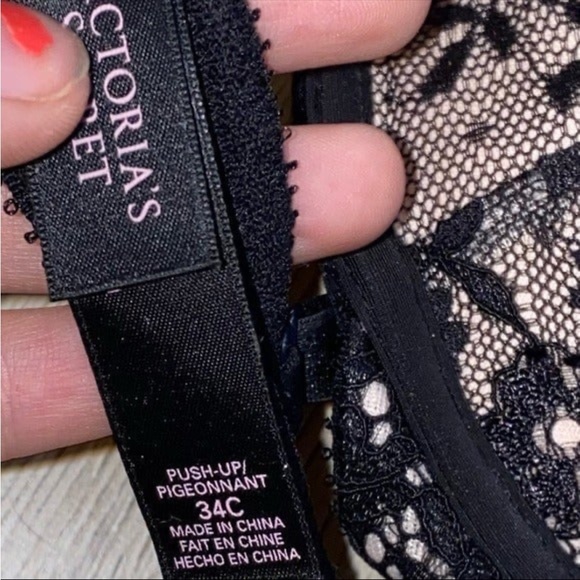 Victoria’s Secret black lace push up bra - Picture 2 of 2